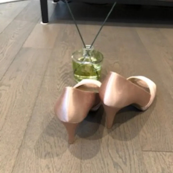 Bandolino Peek A Boo 3" Platform Heels in Blush Size 9.5 NWOT - Picture 2 of 3